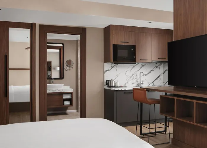 By Marriott מלון 4*