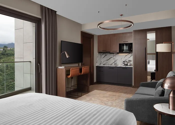 By Marriott מלון